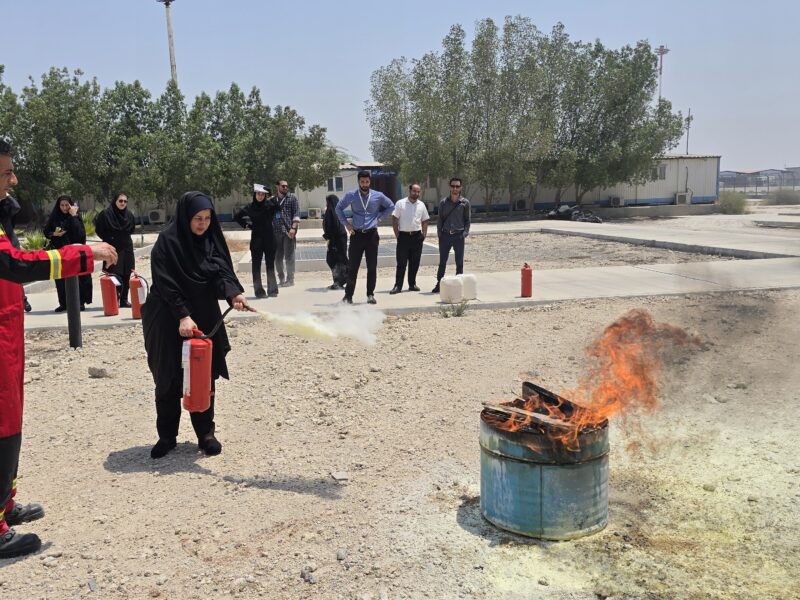برگزاری مستمر دوره های آموزشی اصول ایمنی و اطفاء حریق جهت کارکنان فرودگاه بین المللی کیش