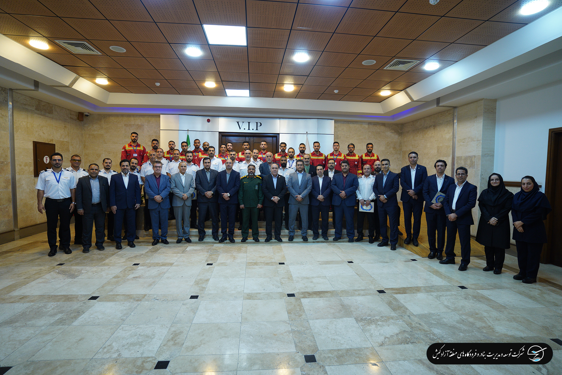 مراسم گرامیداشت روز آتش‌نشانی و ایمنی با حضور آتش نشانان فرودگاه و بنادر کیش